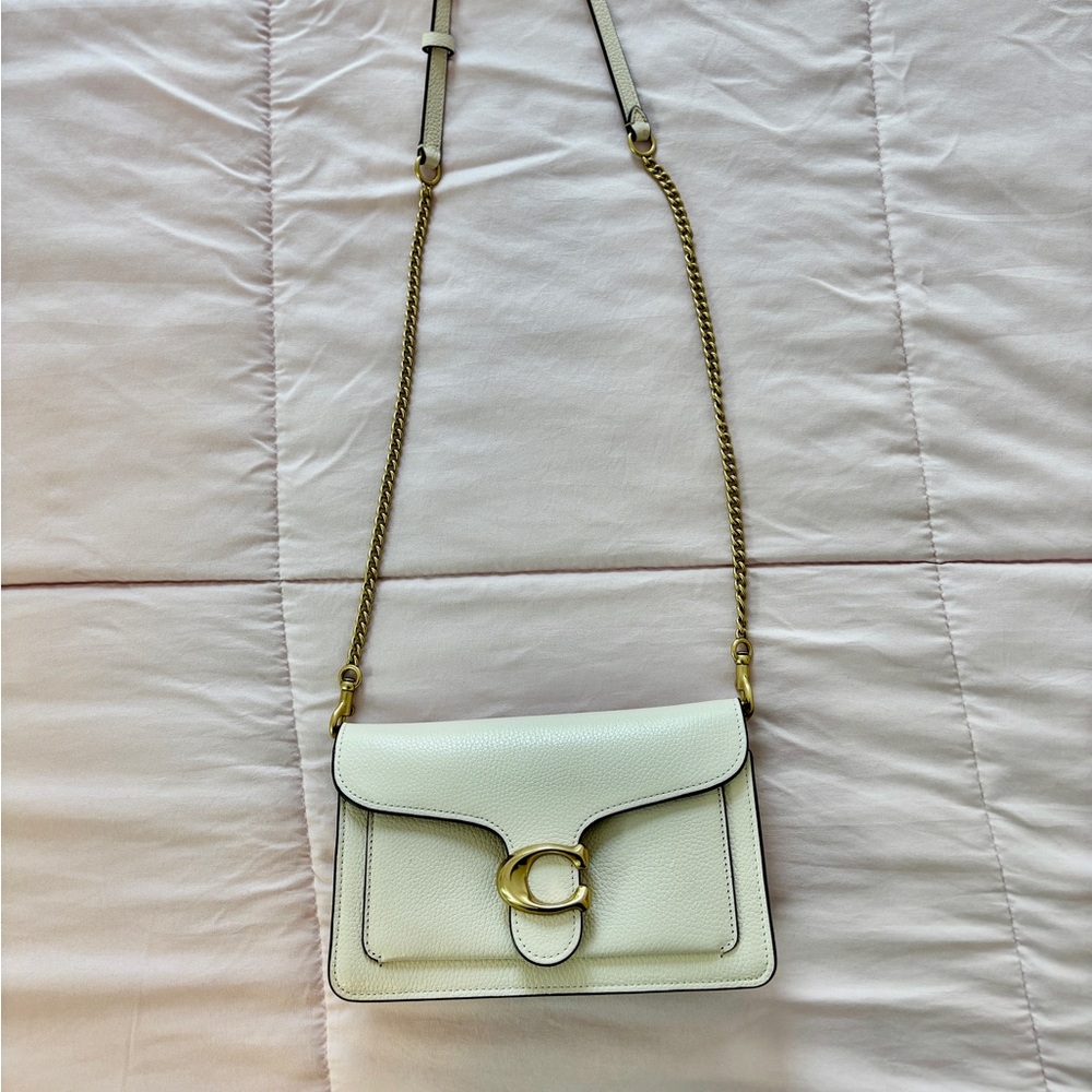Beautiful crossbody, barely used.
